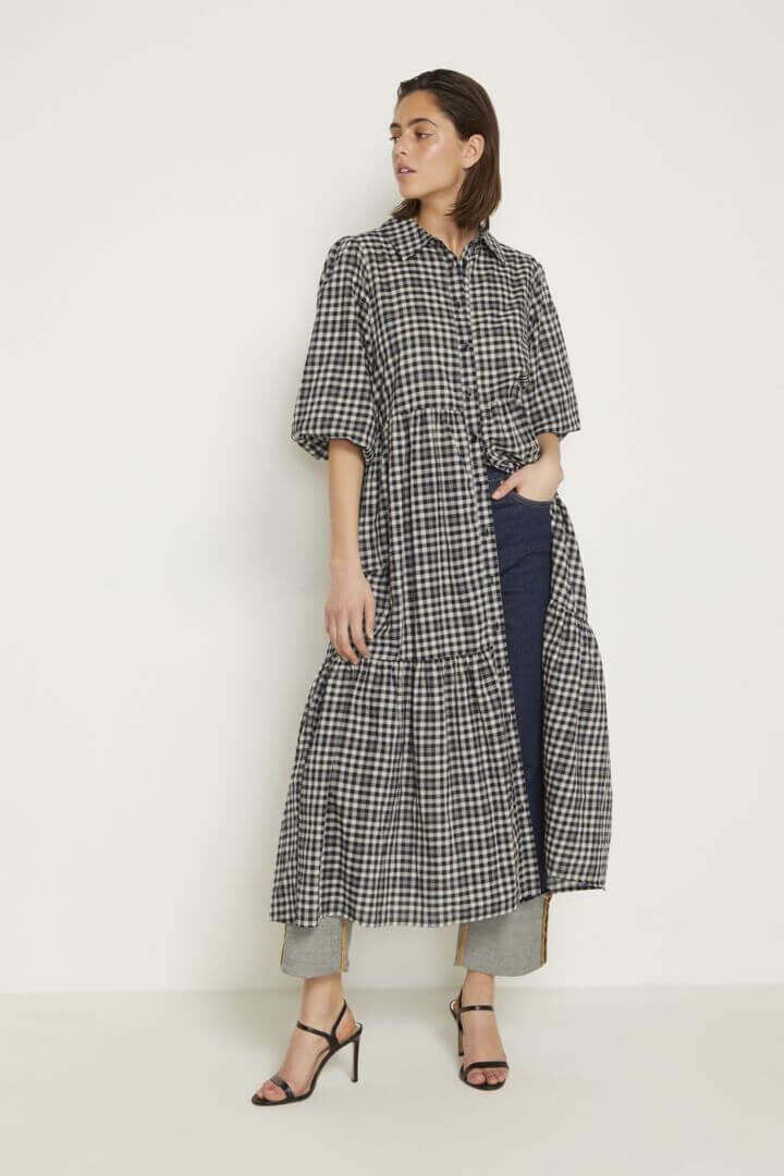 Pearly skranke Tung lastbil MWSally Long Dress, Total Eclipse Checkered fra My Essential Wardrobe